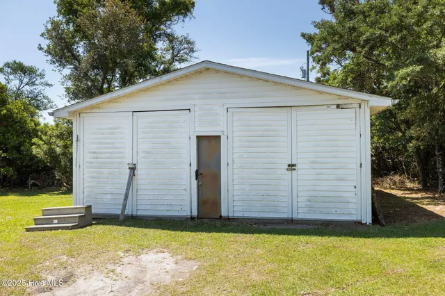 $305,000 | 118 Diamond City Drive, Harkers Island, NC 28531