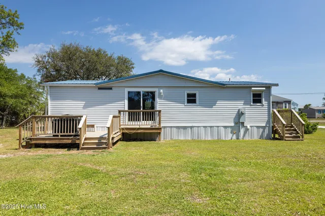$305,000 | 118 Diamond City Drive, Harkers Island, NC 28531