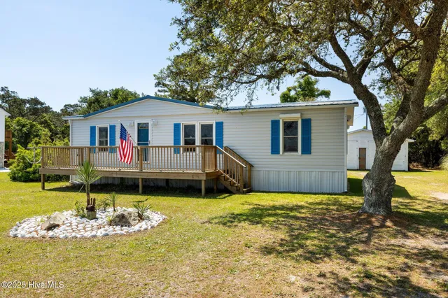 $305,000 | 118 Diamond City Drive, Harkers Island, NC 28531