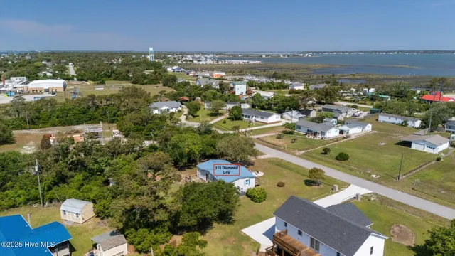 $305,000 | 118 Diamond City Drive, Harkers Island, NC 28531