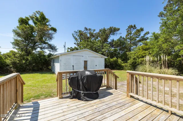$305,000 | 118 Diamond City Drive, Harkers Island, NC 28531