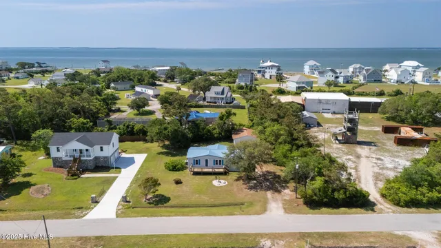 $305,000 | 118 Diamond City Drive, Harkers Island, NC 28531