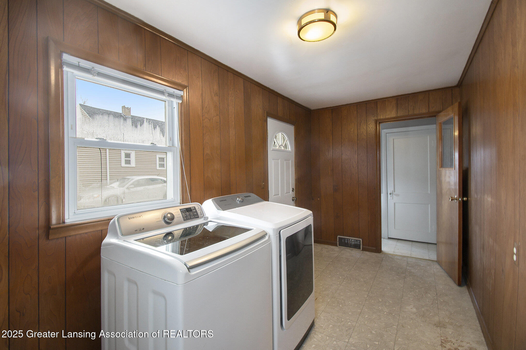 712 West Sheridan Road Lansing, MI 48906 - Photo 12 of 16 Laundry Room