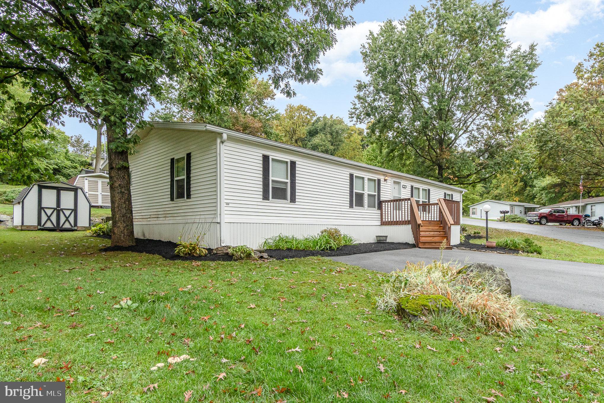 151 Sun Valley Road Elizabethtown, PA 17022 - Photo 2 of 27 Gallery Image 2