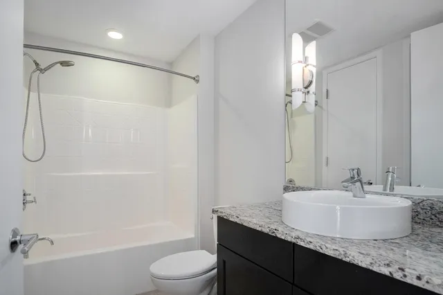 $3,600 | 335 Bridge Street Northwest, Unit 1406, Grand Rapids, MI 49504