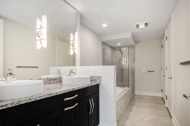 $3,600 | 335 Bridge Street Northwest, Unit 1406, Grand Rapids, MI 49504