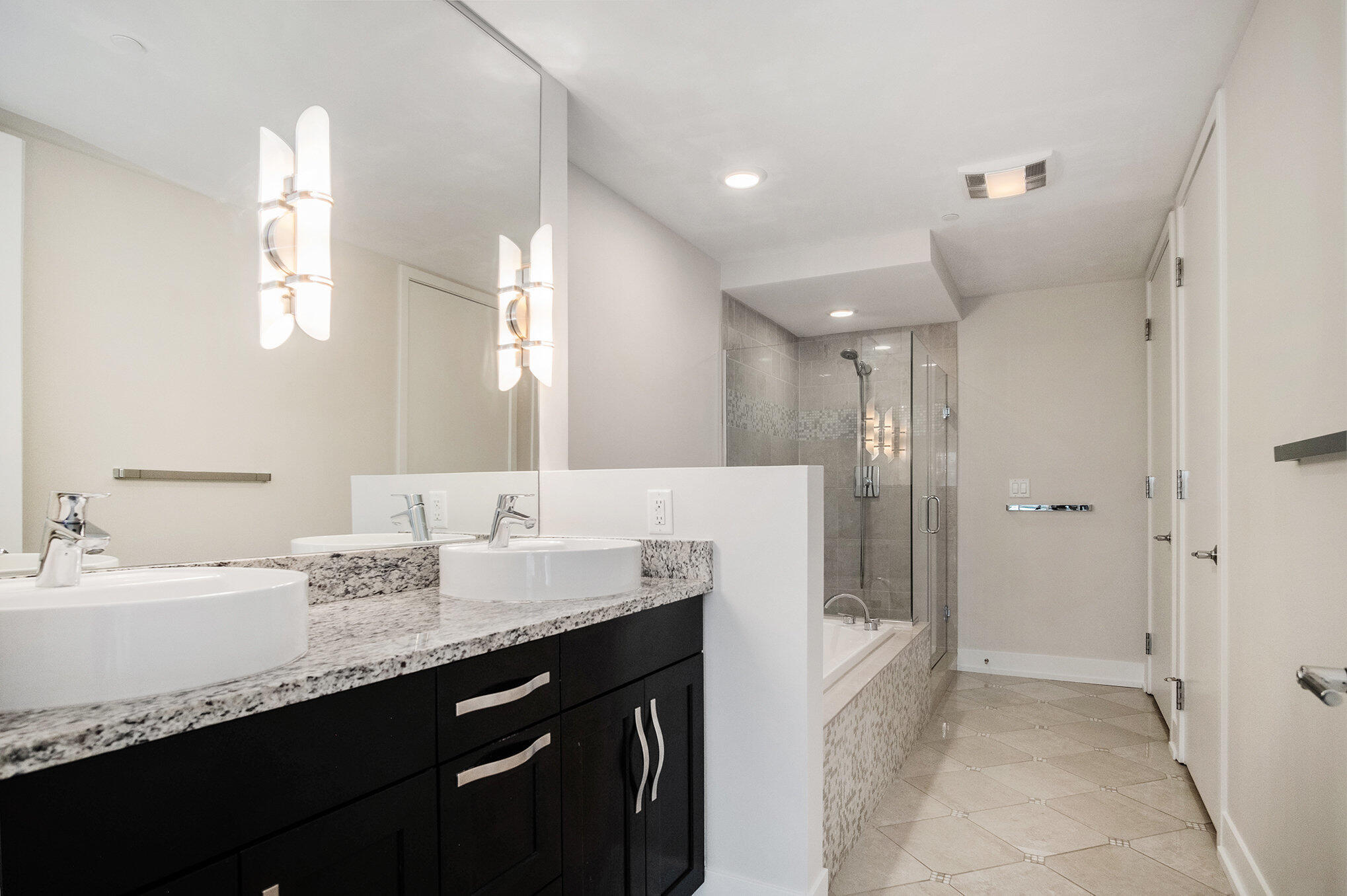 335 Bridge Street Northwest, Unit 1406 Grand Rapids, MI 49504 - Photo 9 of 21 013_file_39