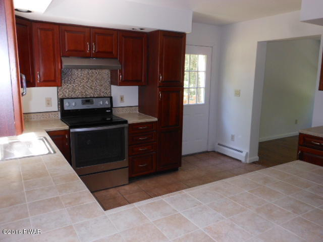 132 Johnson Road Milford, PA 18337 - Photo 6 of 25 kitchen