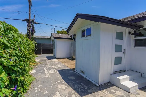 $745,000 | 3123 Hyde Park Boulevard, Los Angeles, CA 90043