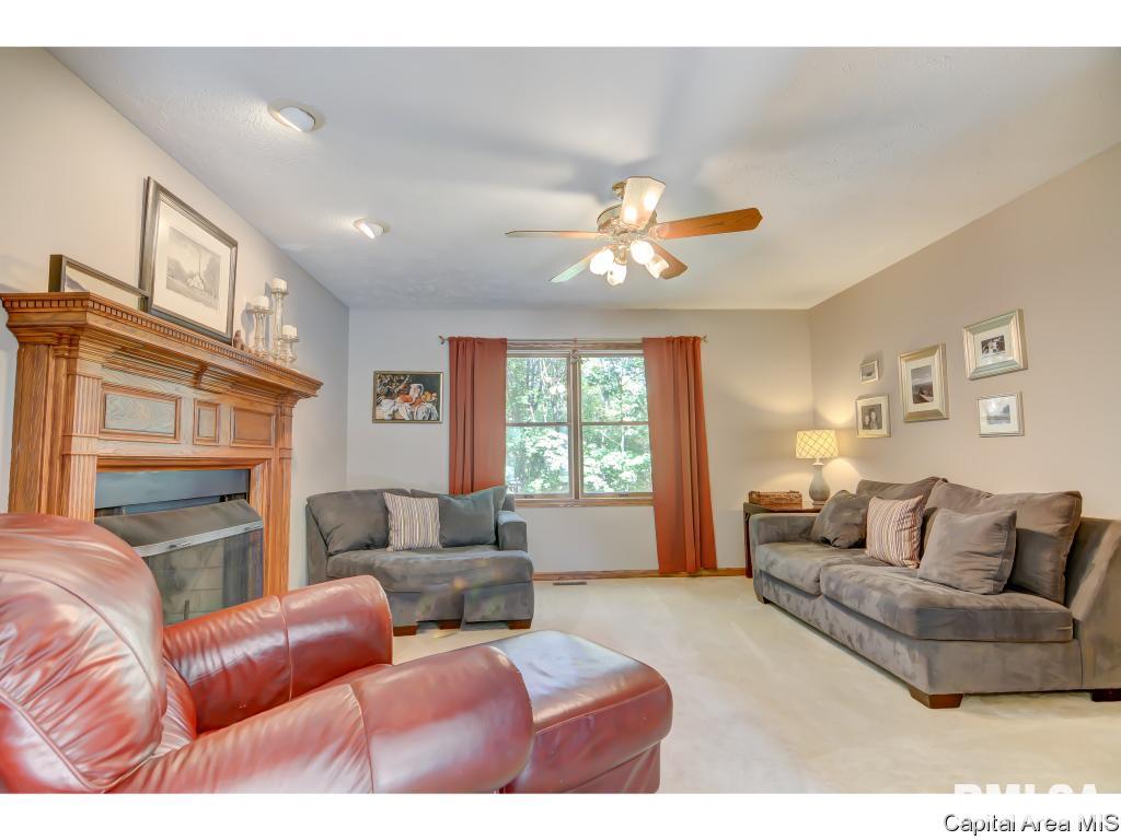 3601 Spanish Trace Springfield, IL 62711 - Photo 12 of 36