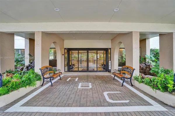 $599,000 | 1800 South Ocean Boulevard, Unit 703, Lauderdale-by-the-Sea, FL 33062