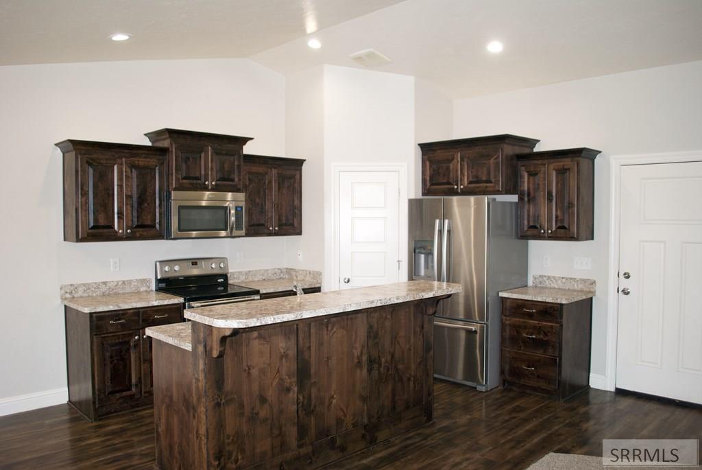 5113 Ryanne Way Iona, ID 83427 - Photo 3 of 25