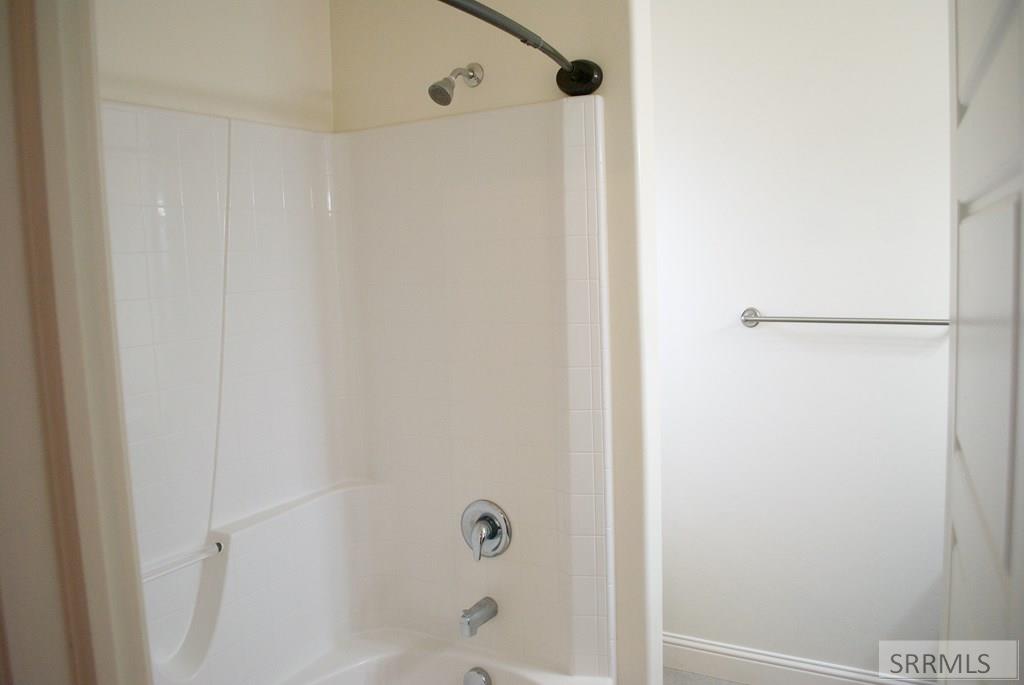 5113 Ryanne Way Iona, ID 83427 - Photo 9 of 25