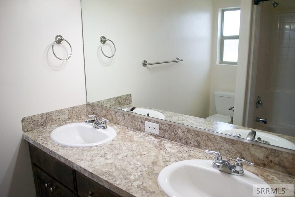 5113 Ryanne Way Iona, ID 83427 - Photo 10 of 25