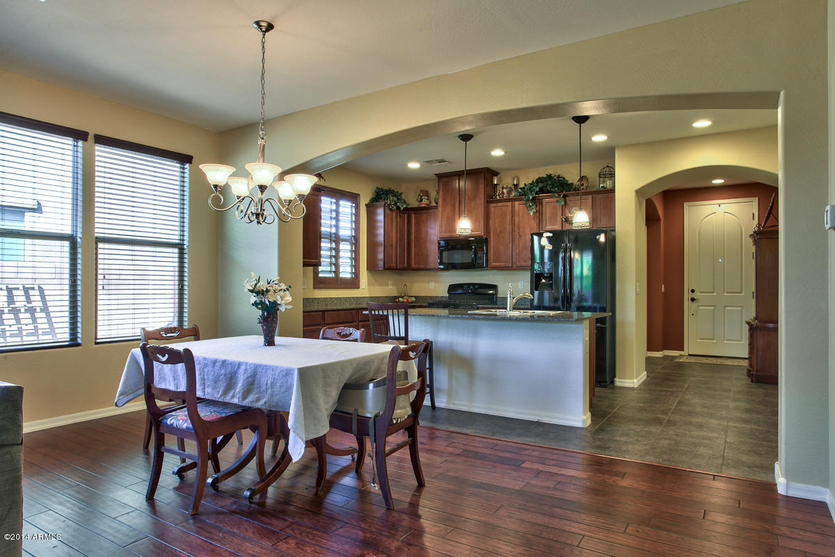 20631 West Ridge Road Buckeye, AZ 85396 - Photo 8 of 22 1-9