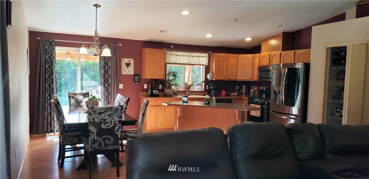 3332 East Rasor Road Belfair, WA 98528 - Photo 7 of 29 Gallery Image 7