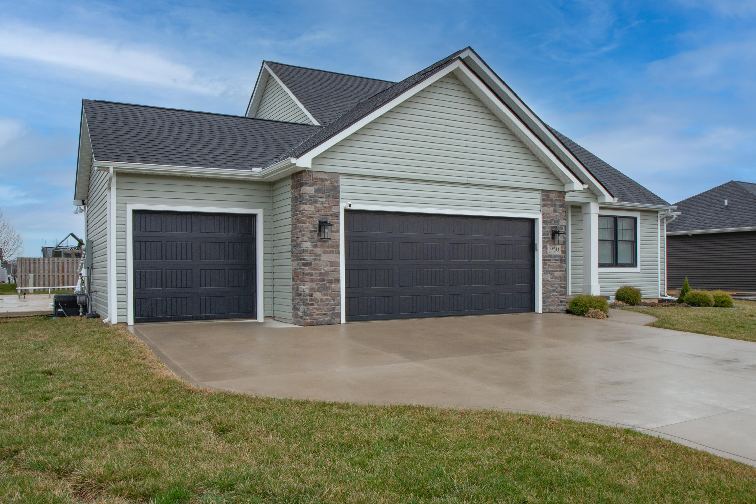 950 Sunrise Drive Bremen, IN 46506 - Photo 5 of 44 3000x2000