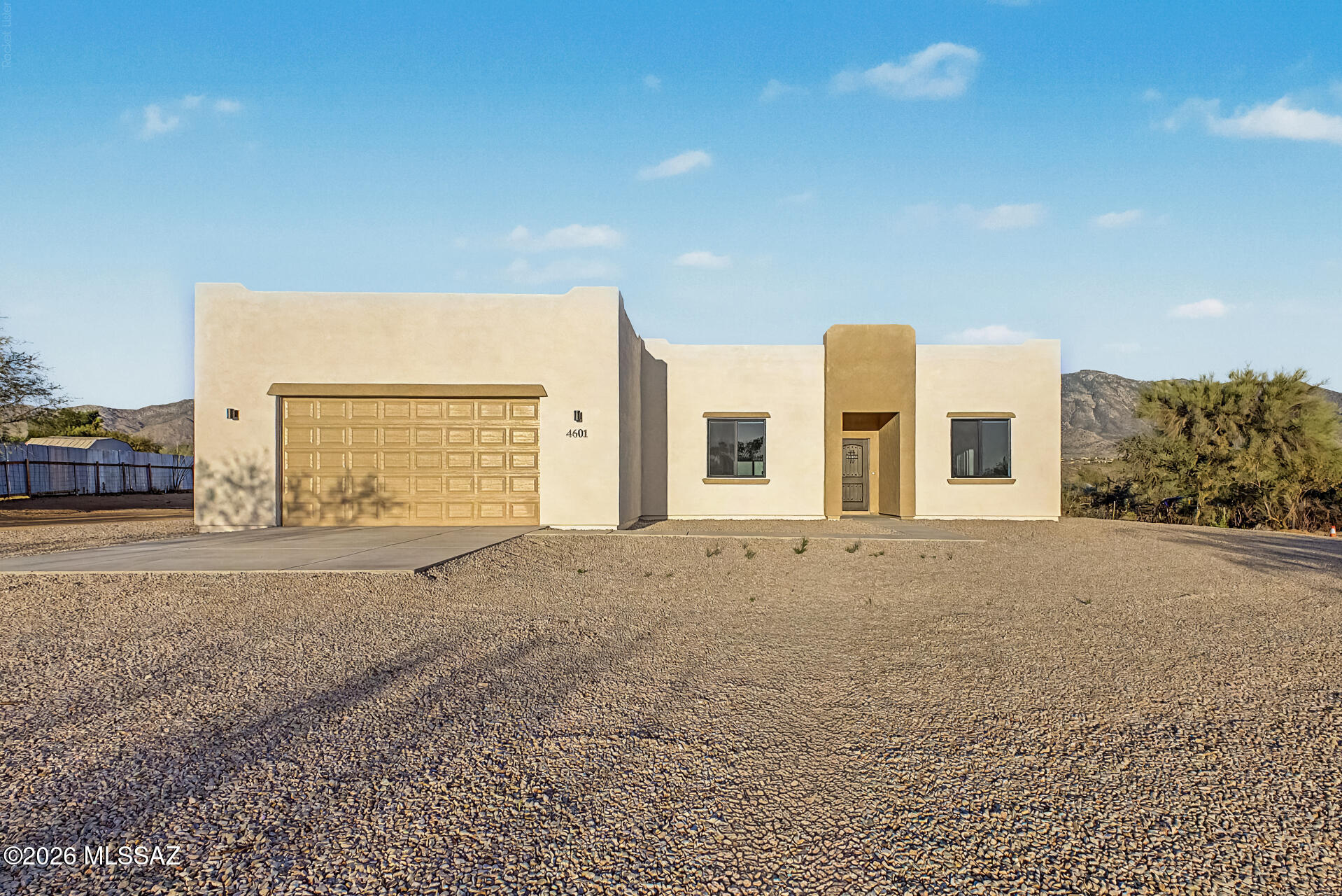 4601 East Magoo Road Tucson, AZ 85739 - Photo 36 of 38 a view of outdoor space and yard