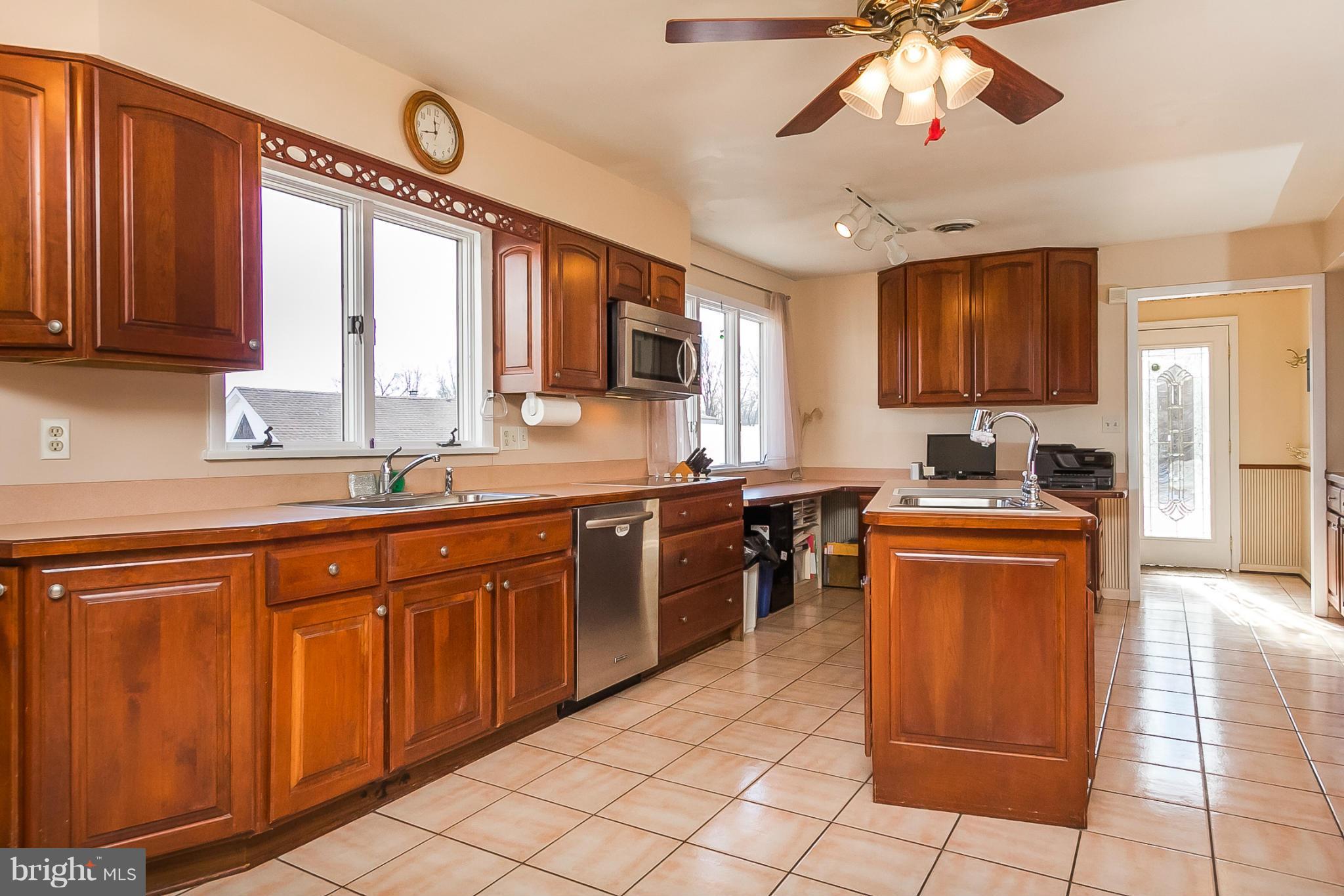 18507 Upper Beckleysville Road Hampstead, MD 21074 - Photo 7 of 30 Kitchen