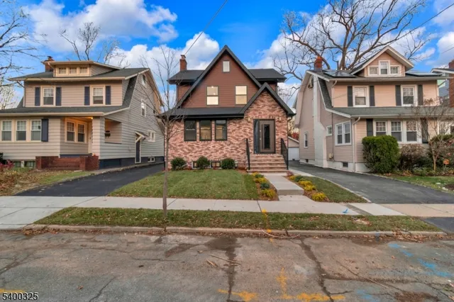 $909,000 | 153 Garfield Place, Maplewood, NJ 07040