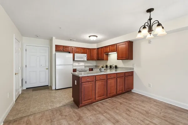$289,000 | 27 Greenleaves Drive, Unit 726, Amherst, MA 01002