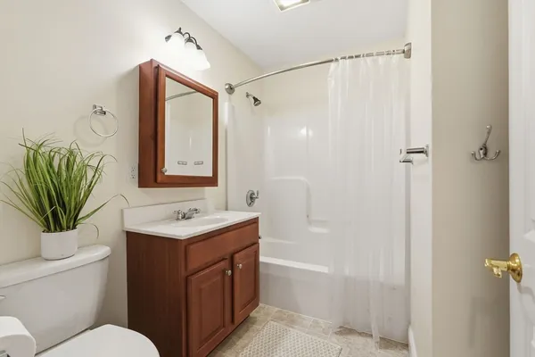 $289,000 | 27 Greenleaves Drive, Unit 726, Amherst, MA 01002