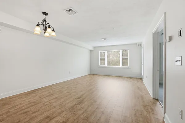 $289,000 | 27 Greenleaves Drive, Unit 726, Amherst, MA 01002