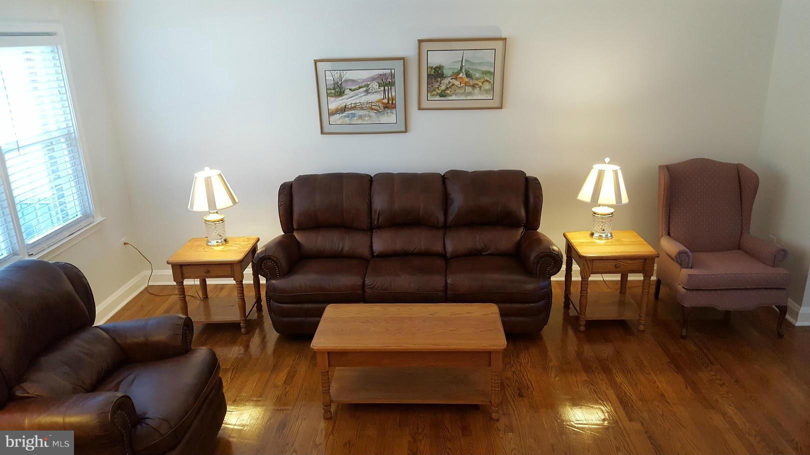 8117 Barksdale Road Baltimore, MD 21286 - Photo 3 of 24 Living Room