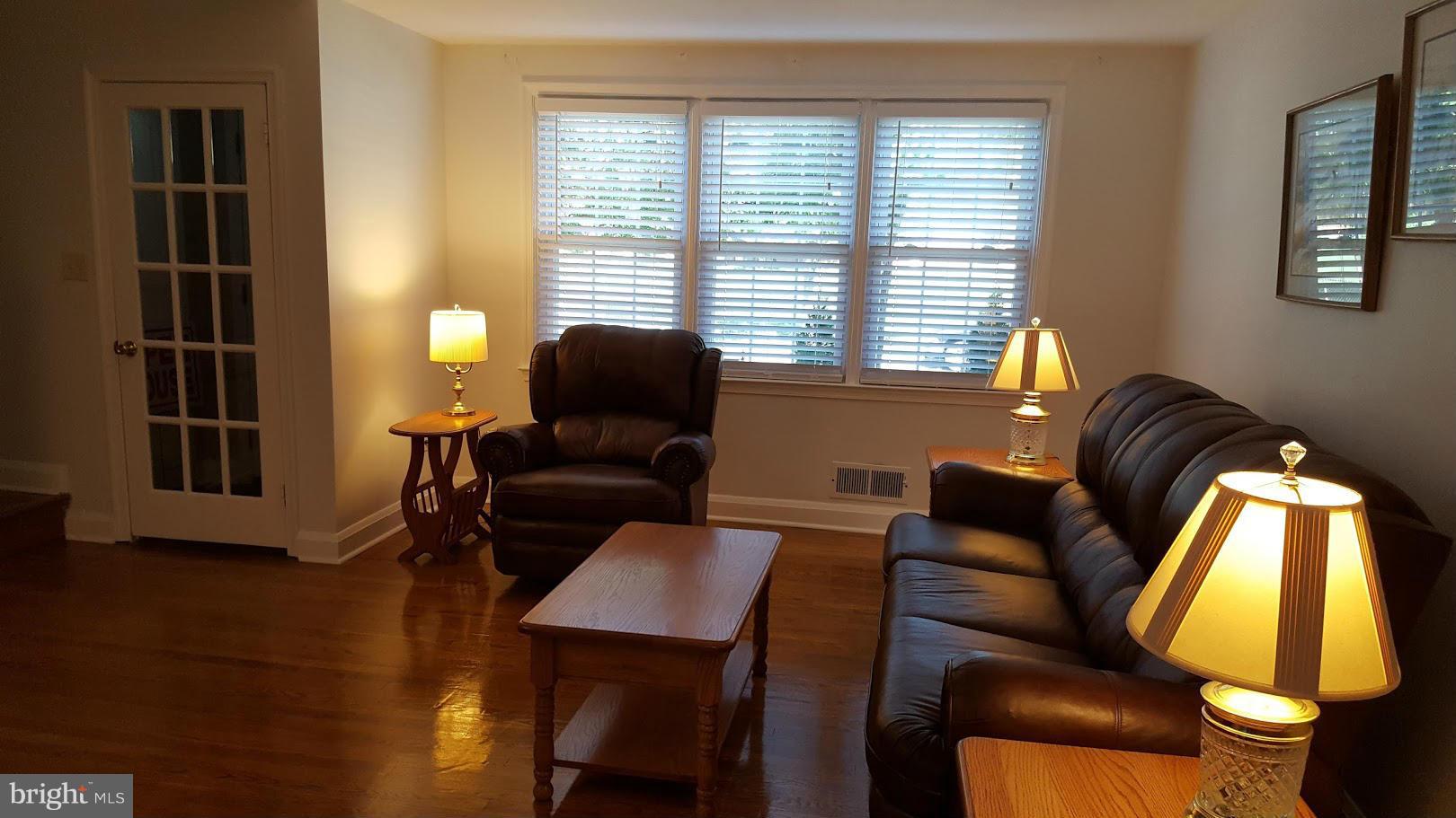 8117 Barksdale Road Baltimore, MD 21286 - Photo 4 of 24 Living Room