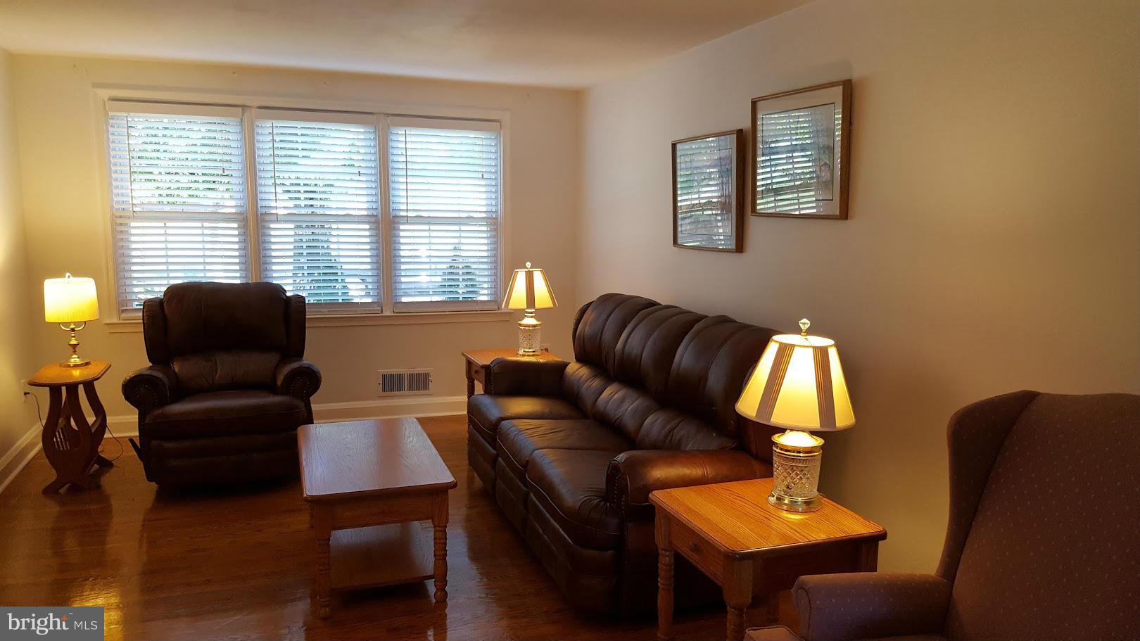 8117 Barksdale Road Baltimore, MD 21286 - Photo 6 of 24 Living Room
