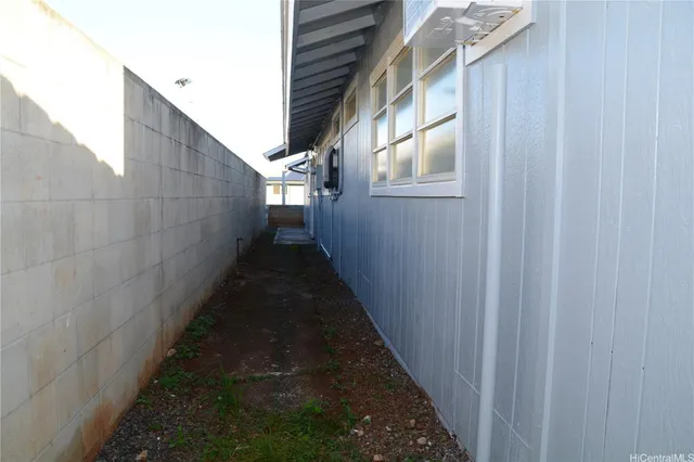 $3,350 | 94-667 Maaniani Place, Waipahu, HI 96797