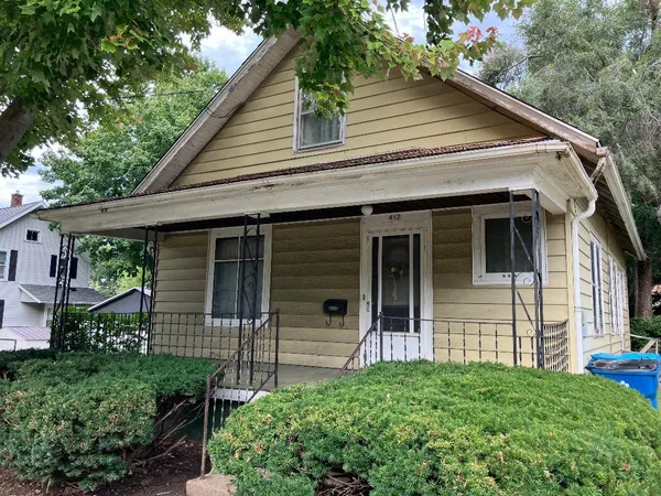$79,900 | 412 Monroe Avenue, Dixon, IL 61021