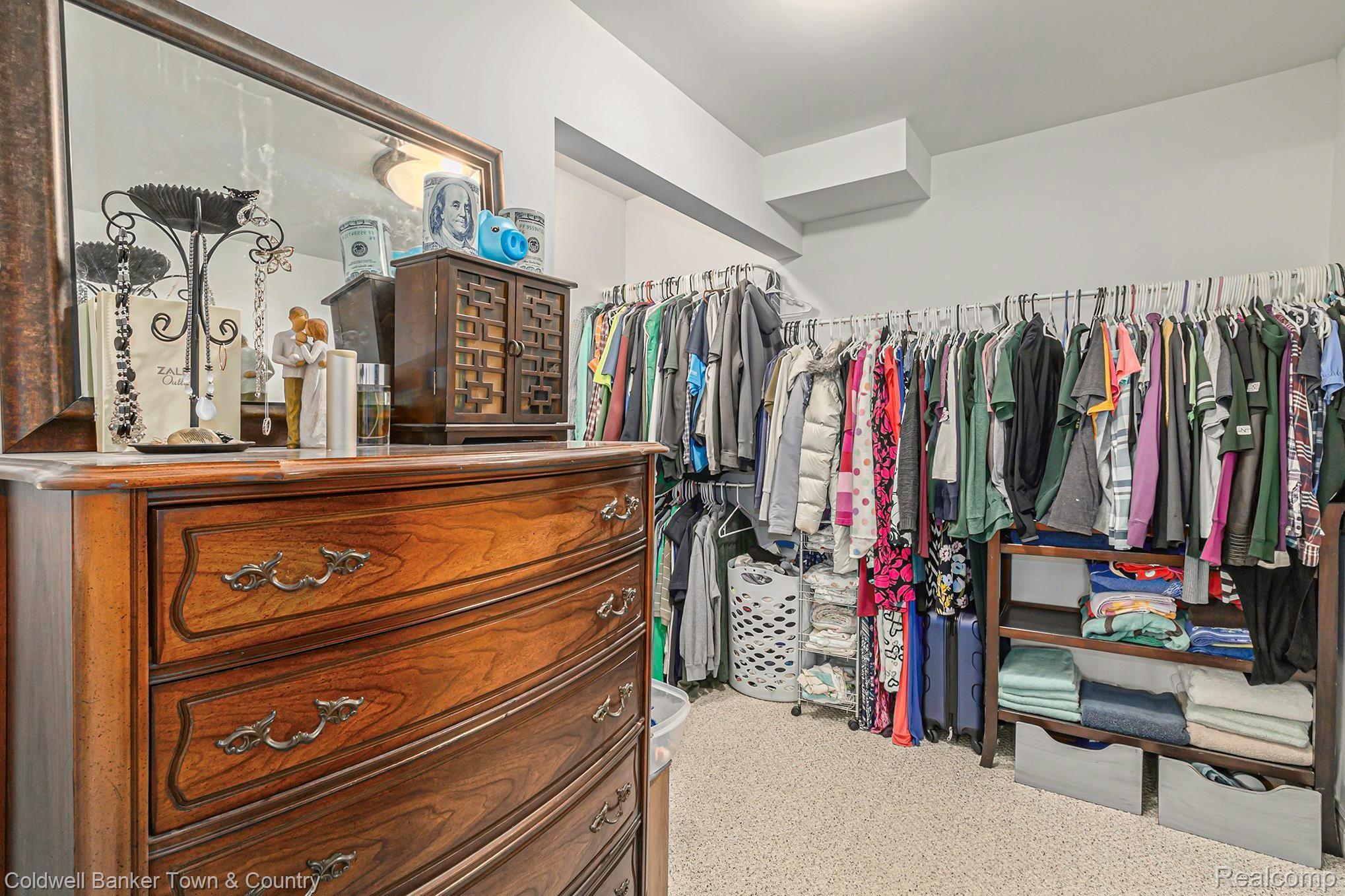 4824 West Hayner Road Fowlerville, MI 48836 - Photo 18 of 39 Walk-in Closet