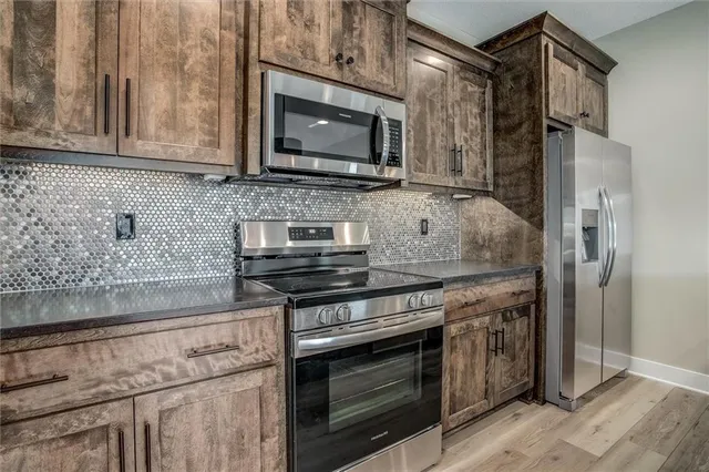 $850,000 | 15021 Broadmoor Street, Overland Park, KS 66223