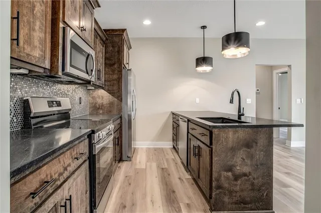 $850,000 | 15021 Broadmoor Street, Overland Park, KS 66223