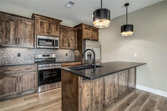 $850,000 | 15021 Broadmoor Street, Overland Park, KS 66223