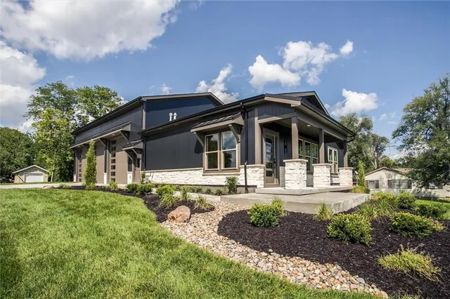 $850,000 | 15021 Broadmoor Street, Overland Park, KS 66223