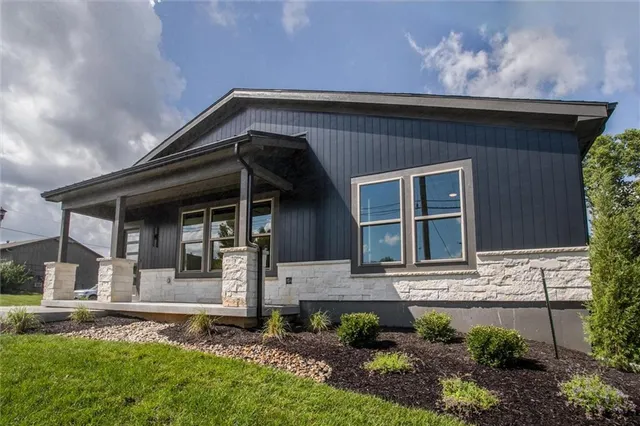 $850,000 | 15021 Broadmoor Street, Overland Park, KS 66223