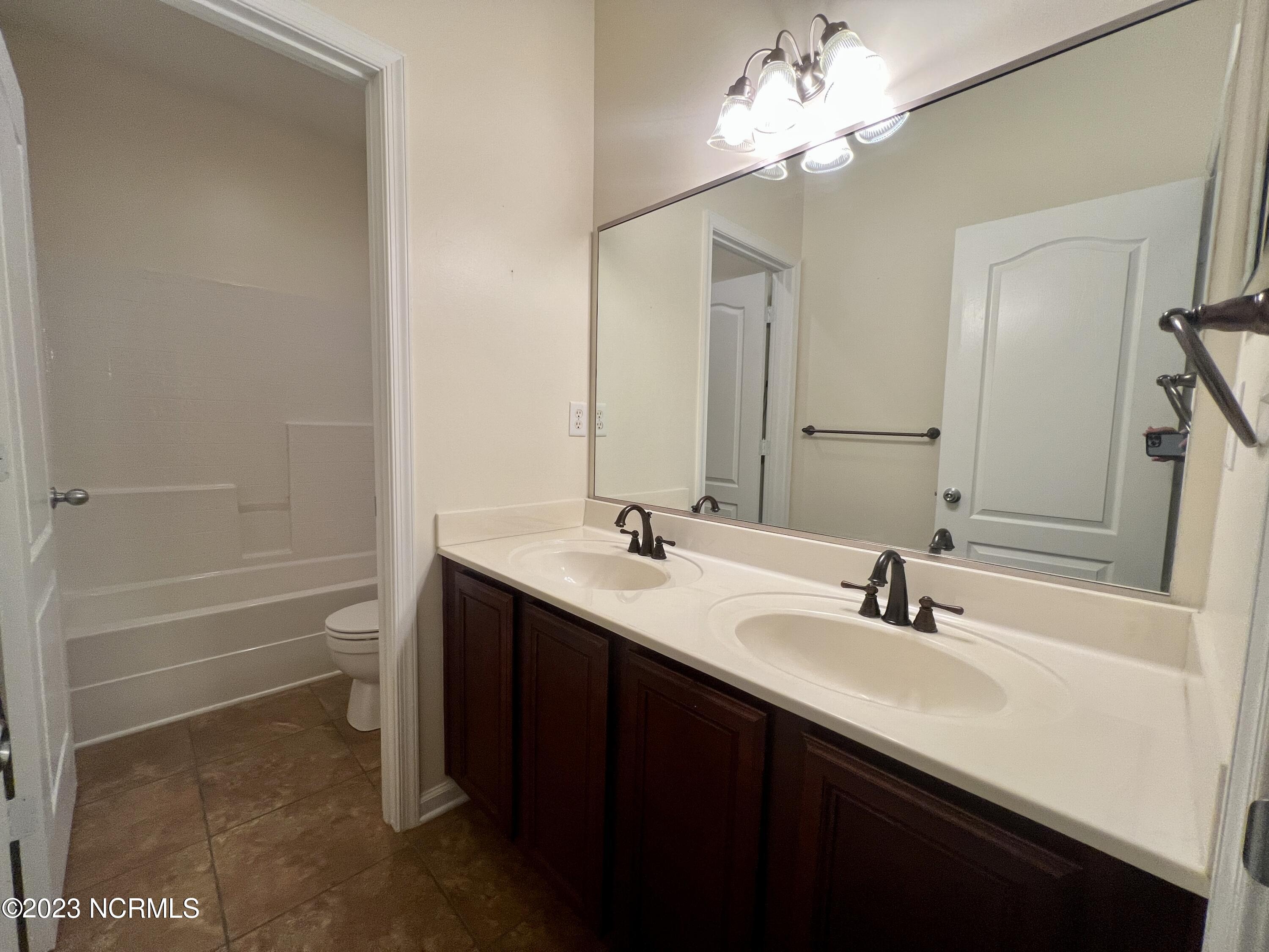 102 Osprey Cove Elizabeth City, NC 27909 - Photo 11 of 15 IMG_6075 2023-09-10 14_27_04