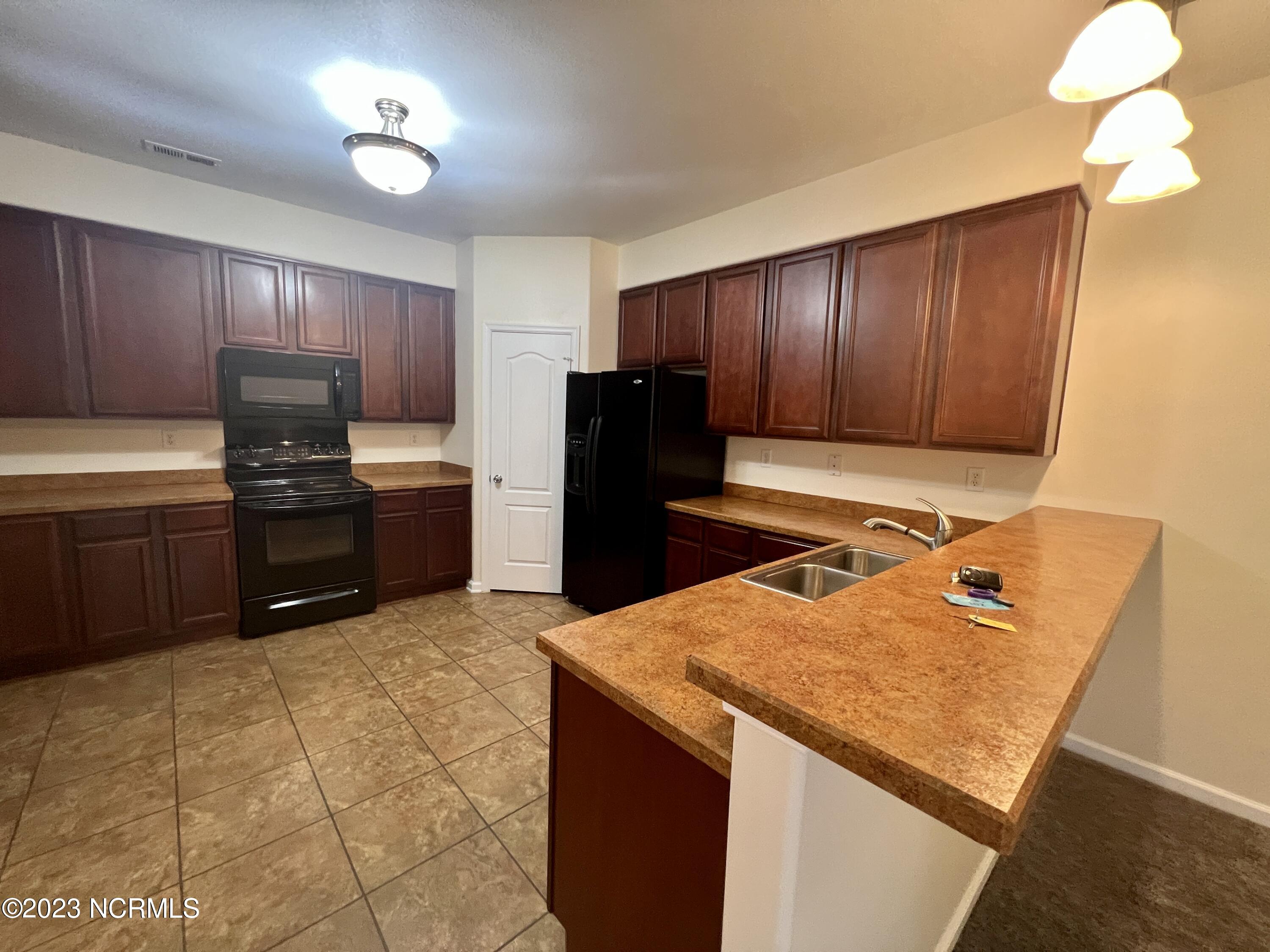 102 Osprey Cove Elizabeth City, NC 27909 - Photo 4 of 15 IMG_6063 2023-09-10 14_26_32