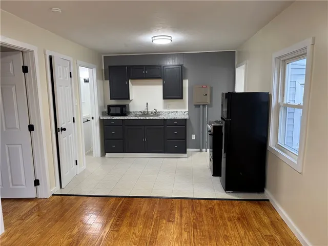$1,500 | 32 Chester Street, Unit 2, Tiverton, RI 02878