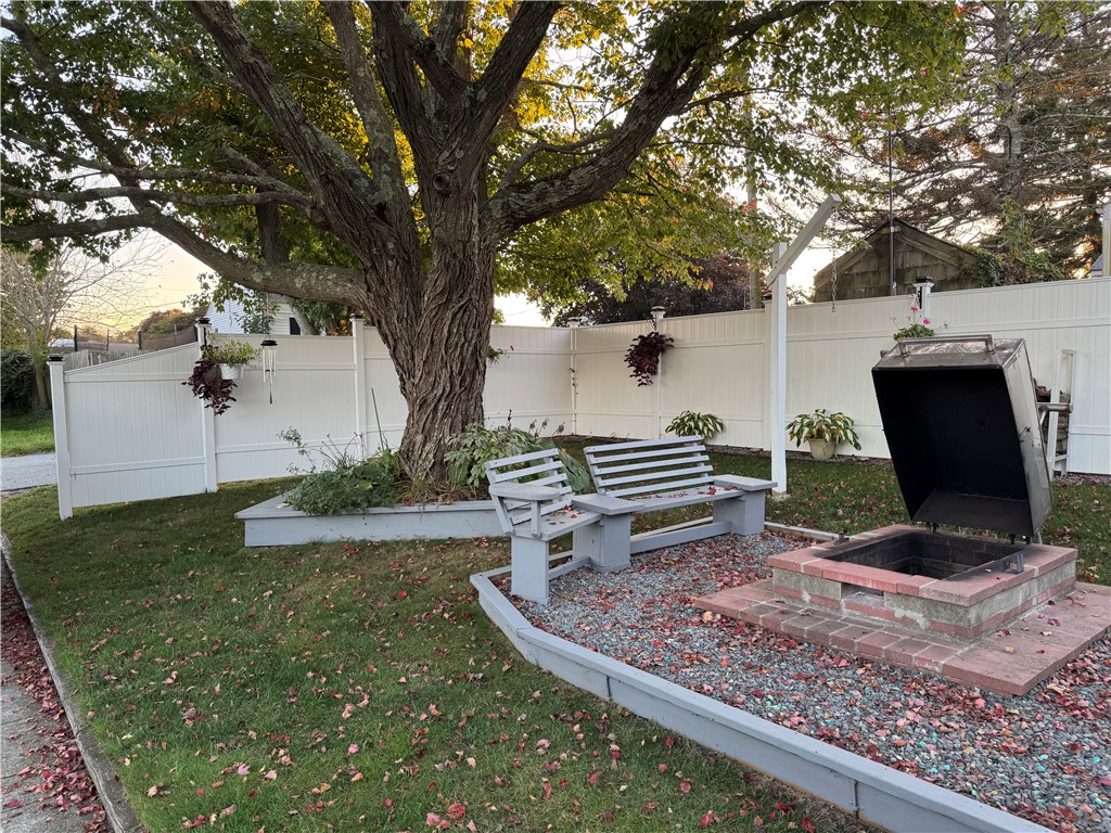 32 Chester Street, Unit 2 Tiverton, RI 02878 - Photo 14 of 18