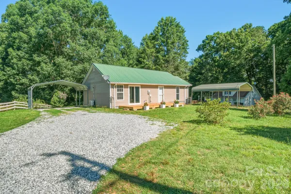 $209,900 | 547 Pea Ridge Street, Morganton, NC 28655