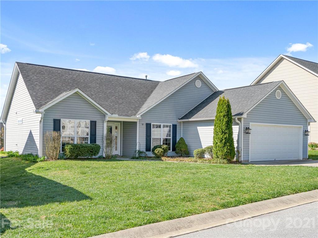 189 Black River Road Fletcher, NC 28732 - Photo 2 of 28 a front view of house with yard and green space