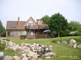 8680 Lakeshore Road Fort Gratiot, MI 48059 - Photo 12 of 21 back 2