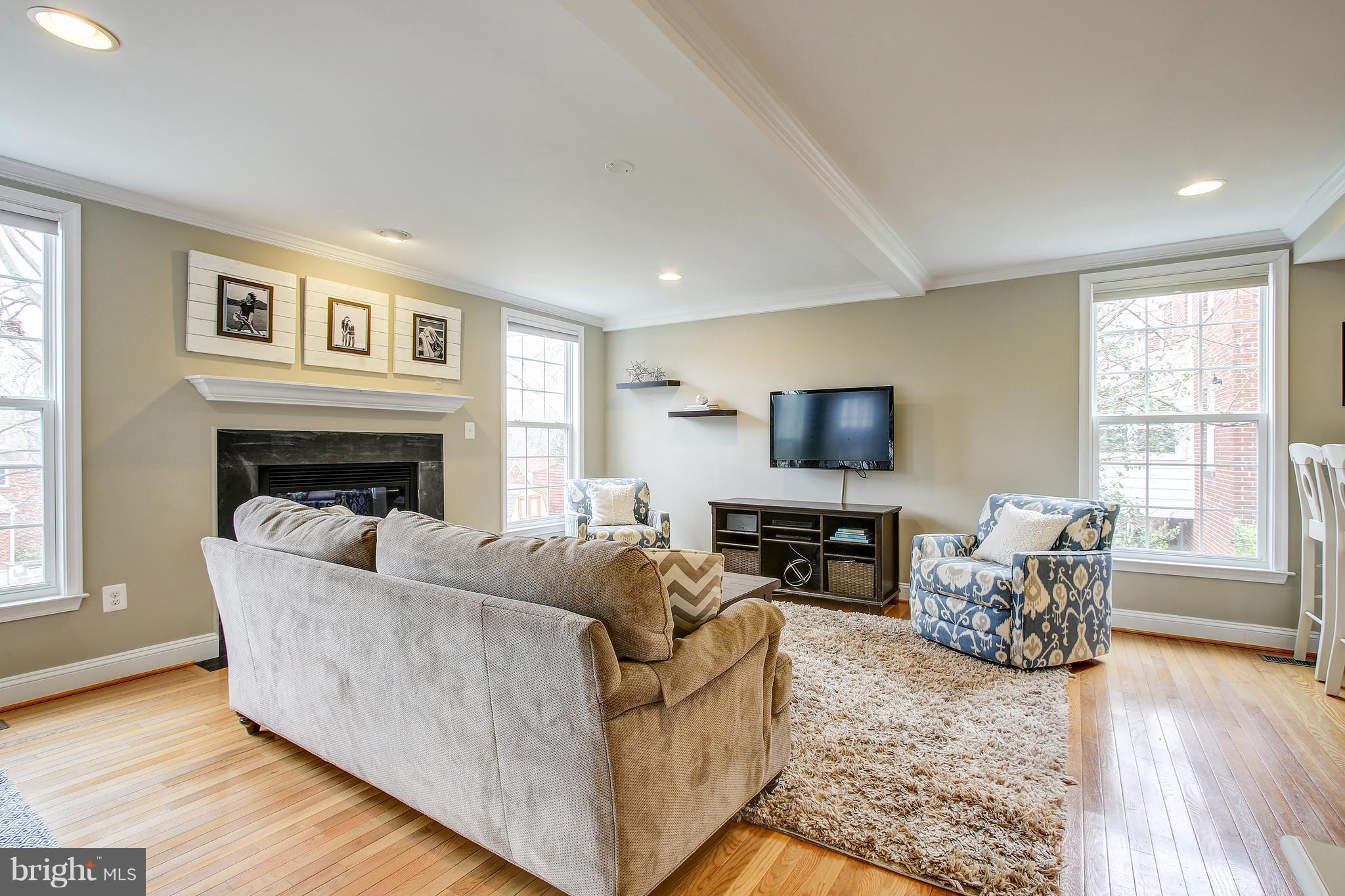 10027 Dallas Avenue Silver Spring, MD 20901 - Photo 10 of 30 Family Room