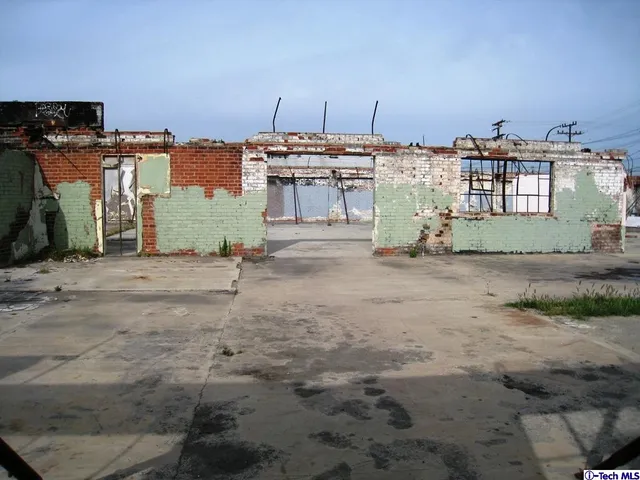 $2,450,000 | 711 West Broadway, Glendale, CA 91203