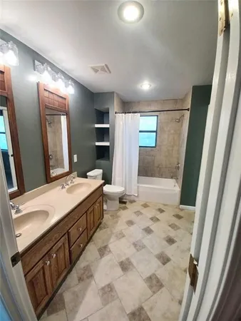 $249,900 | 809 Britany Drive, Warrensburg, MO 64093