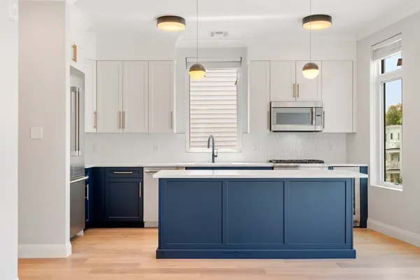 $3,250 | 142 Pleasant Street, Unit 6, Boston, MA 02125