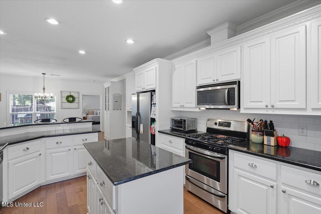 149 Navajo Circle Clinton, MS 39056 - Photo 13 of 28 13-149 Navajo Cir _ Home Tours MS